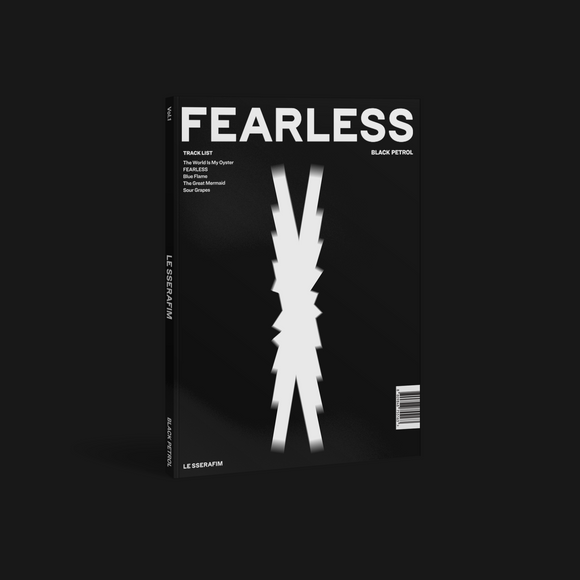 LE SSERAFIM - 1st Mini Album 'FEARLESS' BLACK PETROL [CD]